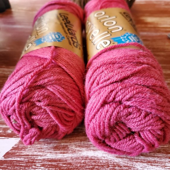 LeeWards Orlon Sayelle Yarn - Med. Old Rose 4-oz - Bundle of 2 - 8 Oz Total - Picture 2 of 3